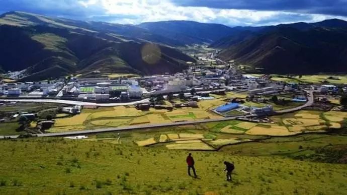 成都自驾西藏旅游的路线_成都自驾西藏攻略及费用_成都到西藏自驾旅游攻略